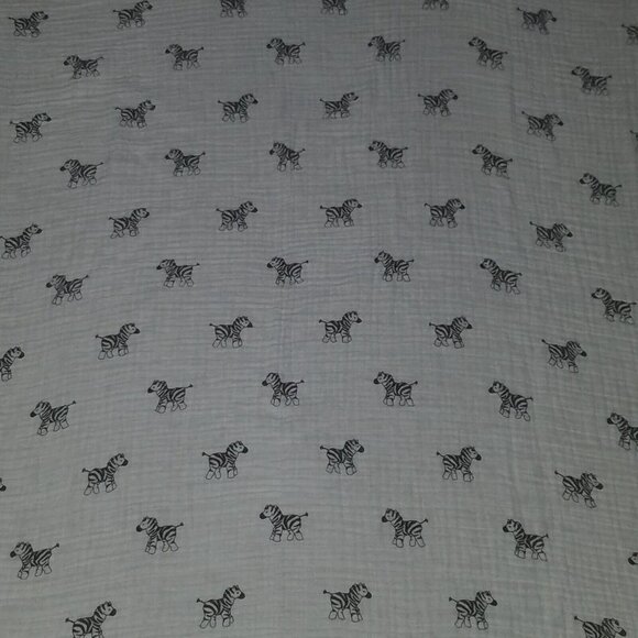 Amazing Baby Zebra Muslin Swaddle Blanket 100% Cotton White Gray 40x44 - Picture 6 of 7